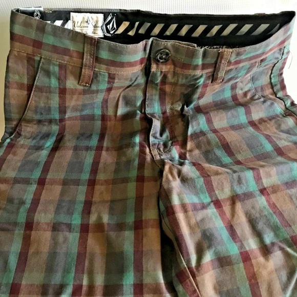 Vintage NWT Volcom Cargo Plaid shorts Youth - Picture 5 of 8